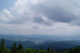 Panorama z tarasu widokowego na Jaworzynie Krynickiej