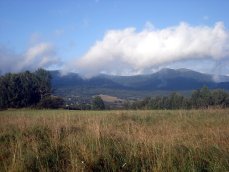 Widok na Poonin Wetlisk podczas zejcia do Wetliny