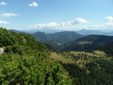 Widok z Malego Rozsutca na poudniowy wschd, w dole sedlo Medzirozsutce