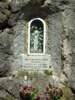 Figurka Matki Boskiej nad potokiem Varnka w wwozie Tiesavy