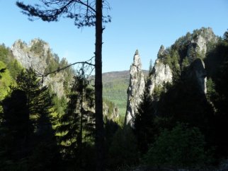 Oryginalne formy skalne w dolinie Obšivanka
