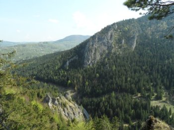 Widok w kierunku przesmyku Tiesavy, po jego drugiej stronie znajduje si masyw Boboty