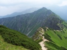 Widok na Goryczkow Czub z okolic Suchego Wierchu Kondrackiego