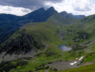 Widok z okolic Niskiej Przeczy na Rohacze i Nini Jamnicki Staw