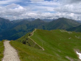 Widok na wschd z zejcia ze Starorobociaskiego Wierchu na Liliowy Karb