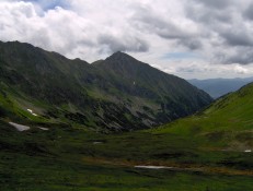 Widok na poudnie z zejcia ze Starorobociaskiego Wierchu na Liliowy Karb