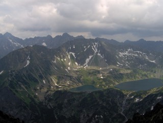 Widok z Przeczy Krzyne na Dolin Piciu Staww Polskich