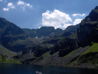 Widok na otoczenie Czarnego Stawu Gsienicowego