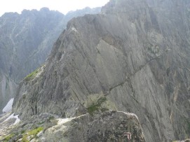 Pikny widok na pionowe ciany Zamarej Turni