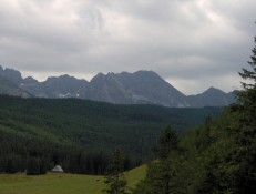 Widok na Tatry Wysokie z podejścia na Wielki Kopieniec od Toporowej Cyrhli