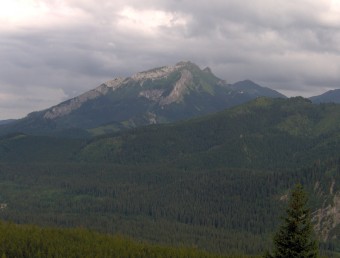 Widok z Gsiej Szyi na sowackie Tatry Bielskie