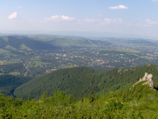 Widok na Zakopane z Sarniej Skay