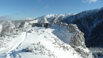 Widok z Sarniej Skay na wschd, w kierunku Tatr Wysokich