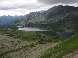 Widok z Gadkiej Przeczy na Dolin Piciu Staww Polskich