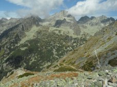 Widok z Osterwy na pnocny-wschd - wida m.in. Wysok i Ganek