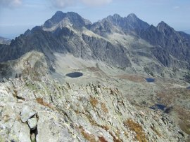 Widok z Małej Wysokiej na Dolinę Staroleśną oraz czołówkę najwyższych i najpiękniejszych słowackich szczytów