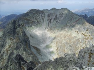 Widok z Maej Wysokiej na wistowy Szczyt