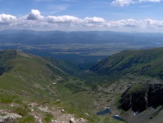 Widok na podne sowackich Tatr Zachodnich z podejcia na Bystr od Byszcza