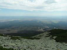 Widok znad omnickiego Stawu w kierunku Tatrzaskiej omnicy (Tatransk Lomnica)