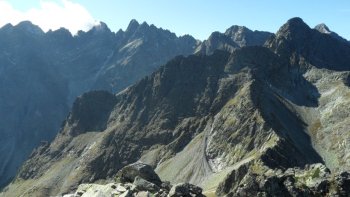 Widok z Jagnicego Szczytu na poudnie - najbliej nas Koowy Szczyt, dalej m.in. omnica, Durny Szczyt i May Durny Szczyt