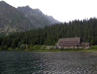 Hotel Grski przy Popradzkim Stawie i otoczenie