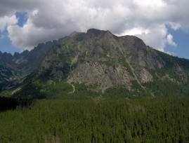 Widok z Doliny Mięguszowieckiej na masyw Igły i Osterwy