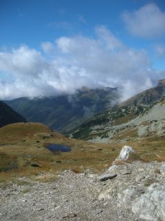 Widok z Przełęczy Żarskiej w stronę Doliny Żarskiej