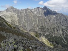 Widok na Lodowy Szczyt, omnic, a bliej nas Poredni Gra