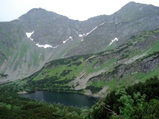 Widok na Rohacze znad Wielkiego Stawu Rohackiego