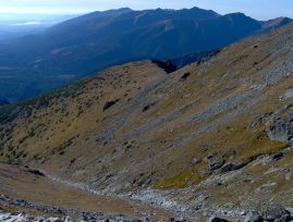 Widok na szlak zielony przez Prehyby i Tatry Zachodnie z podejcia na Krywa od Jamskiego Stawu