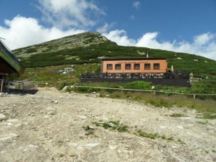 Schronisko na Solisku oraz grujce nad nim Skrajne Solisko