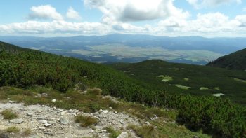 Widok z Doliny Furkotnej na podnóże słowackich Tatr Wysokich