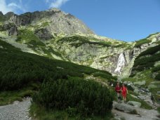 Wodospad Skok oraz grujce nad Dolin Mynick Szczyrbskie Solisko