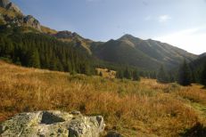 Widok na Tatry Bielskie z Doliny Zadnich Koperszadw (2)