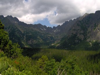 Widok z Doliny Mięguszowieckiej na piękną Dolinę Złomisk