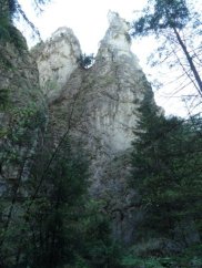 Oryginalne formy skalne w dolinie Obivanka
