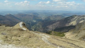 Widok z Chleba na Vrtn Dolin oraz masywy Sokolie i Boboty