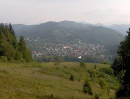 Widok na Szczawnic ze szlaku niebieskiego na Sokolic