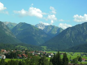 Najwyszy w pamie Alp Algawskich Groer Krottenkopf widziany z Oberstdorfu