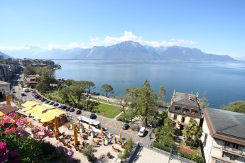Widok na Jezioro Genewskie i Alpy Francuskie z Montreaux